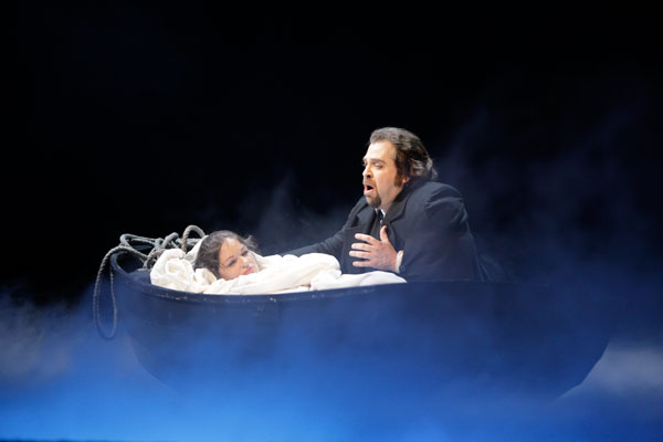 Gilda (Anna Palimina), Rigoletto (Markus Brück) Foto: Paul Leclaire